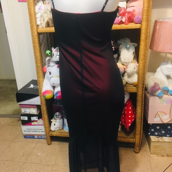 Formal beaded dress - Picture 3 of 3